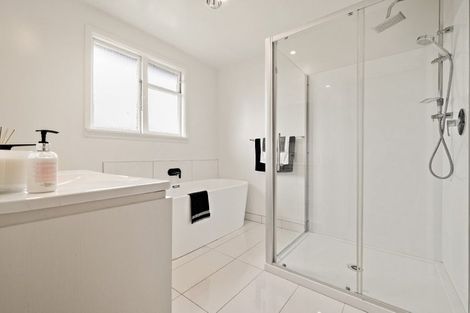 Photo of property in 16 Ilfracombe Place, Burnside, Christchurch, 8053