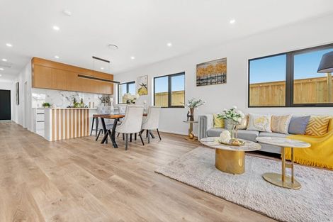 Photo of property in 4 Ngakau Road, Karaka, 2113