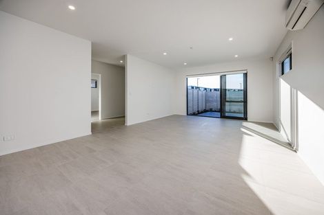 Photo of property in 124 Pepene Avenue, Takanini, Auckland, 2112
