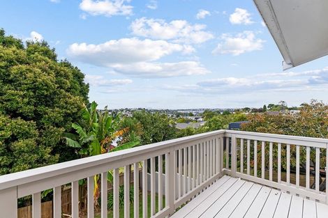 Photo of property in 42 Grenada Avenue, Forrest Hill, Auckland, 0620