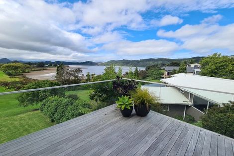 Photo of property in 104 Tukere Drive, Whangamata, 3620