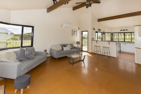 Photo of property in 106 Rehutai Road, Baylys Beach, Dargaville, 0377