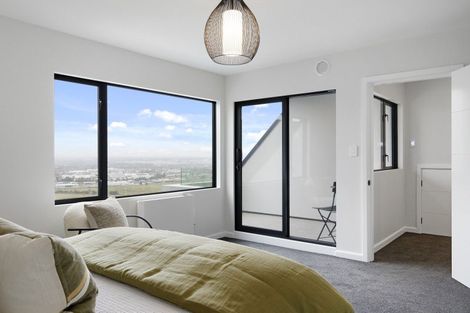 Photo of property in 7 Hatherly Lane, Mount Pleasant, Christchurch, 8081