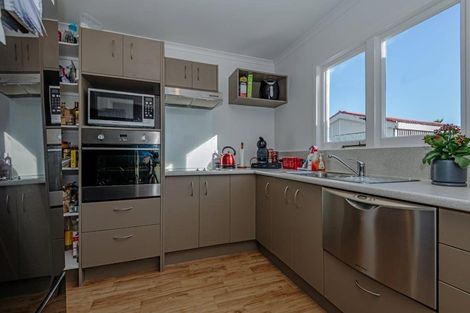 Photo of property in 98 Wood Street, Takaro, Palmerston North, 4410