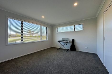 Photo of property in 21d Nellie Drive, Kumeu, 0810