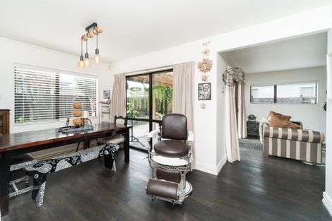 Photo of property in 19 Dahlia Street, Palmerston North, 4410