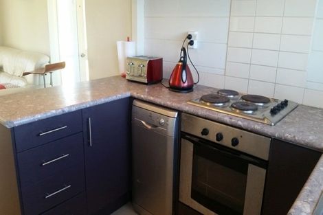 Photo of property in 41 Hobsonville Road, West Harbour, Auckland, 0618