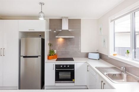 Photo of property in 10 Peters Avenue, Cloverlea, Palmerston North, 4412