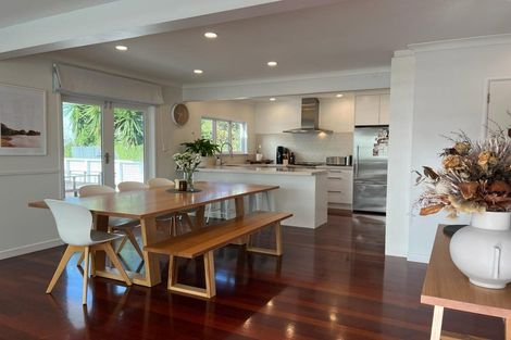 Photo of property in 2/32a Howard Road, Northcote, Auckland, 0627