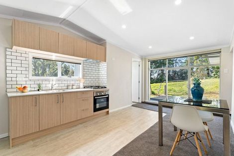 Photo of property in 65 Annett Road, Kumeu, 0891