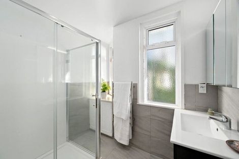Photo of property in 12 Roseneath Terrace, Roseneath, Wellington, 6011