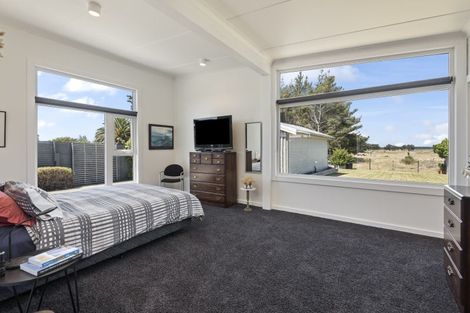 Photo of property in 41 Punga Street, Tangimoana, 4822