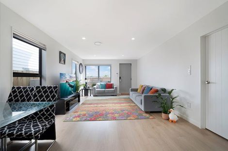 Photo of property in 240c Whitney Street, Blockhouse Bay, Auckland, 0600