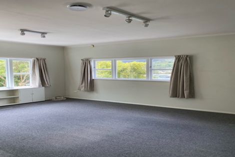 Photo of property in 7 Hampton Hill Road, Tawa, Wellington, 5028