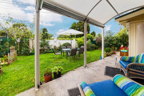 Photo of property in 2a Woodvale Road, Glen Eden, Auckland, 0602