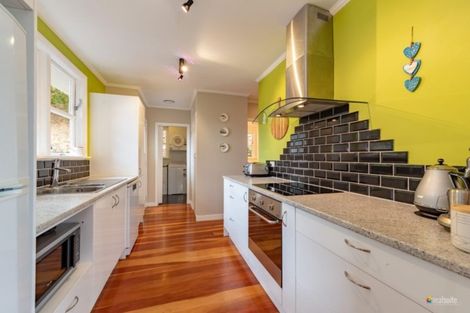 Photo of property in 16 Manor Drive, Stokes Valley, Lower Hutt, 5019