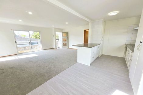 Photo of property in 7 Garton Drive, Massey, Auckland, 0614
