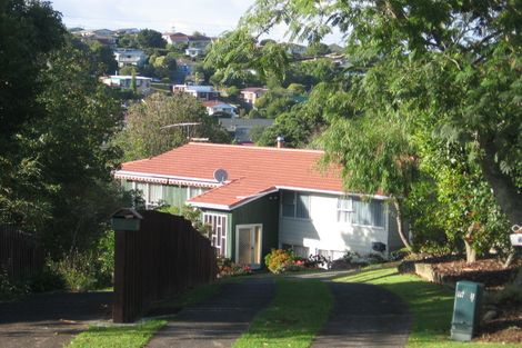 Photo of property in 8 Almadale Place, Hillcrest, Auckland, 0627