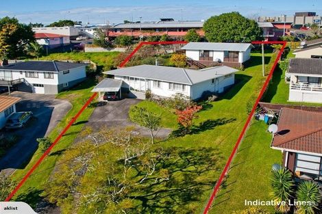 Photo of property in 3 Sunnyfield Crescent, Glenfield, Auckland, 0629