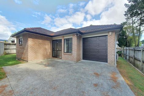 Photo of property in 33 Claverdon Drive, Massey, Auckland, 0614