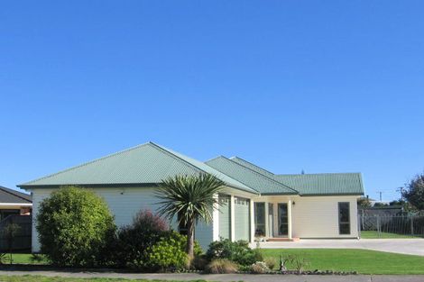 Photo of property in 7 Teppett Place, Foxton Beach, Foxton, 4815