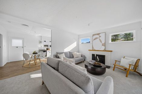 Photo of property in 17 Philip Street, Carterton, 5713