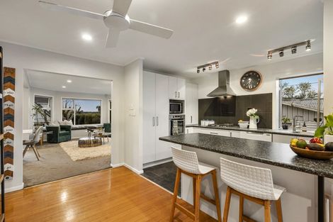 Photo of property in 2/36a Salisbury Road, Birkdale, Auckland, 0626