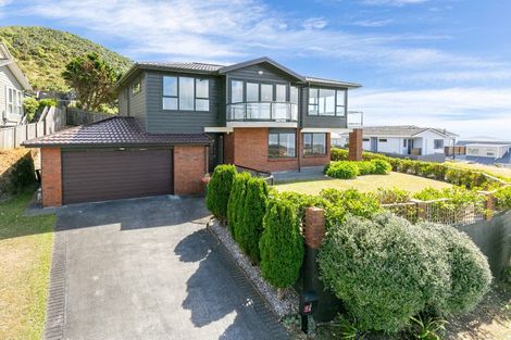 Photo of property in 2 Sirsi Terrace, Broadmeadows, Wellington, 6035