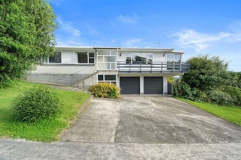 Photo of property in 2 Annan Grove, Papakowhai, Porirua, 5024