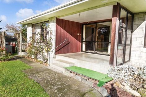 Photo of property in 21 Taradale Road, Dannevirke, 4930