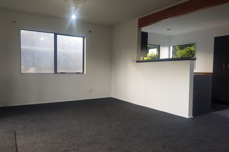 Photo of property in 1/22 Valecrest Place, Bayview, Auckland, 0629