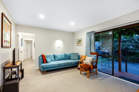 Photo of property in 105 Marine Parade, Eastbourne, Lower Hutt, 5013