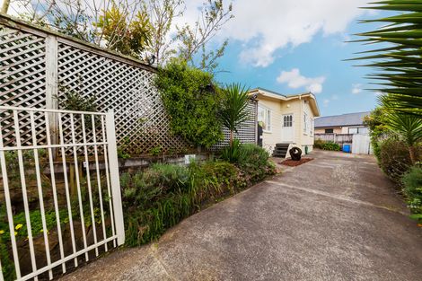 Photo of property in 2a Woodvale Road, Glen Eden, Auckland, 0602