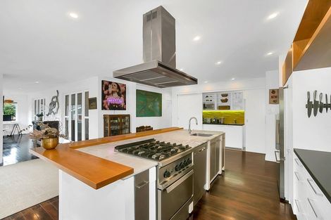 Photo of property in 37 Harbour View Road, Point Chevalier, Auckland, 1022