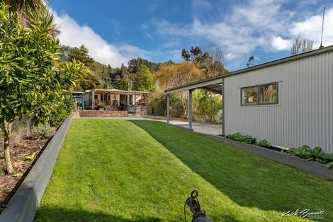 Photo of property in 29 Jocelyn Crescent, Pinehaven, Upper Hutt, 5019