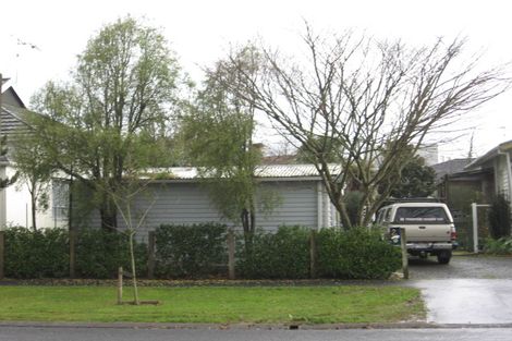 Photo of property in 2 Saint Winifreds Avenue, Hamilton East, Hamilton, 3216