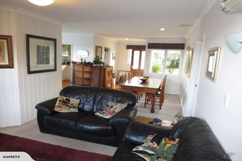 Photo of property in 39 Woodstock Road, Forrest Hill, Auckland, 0620