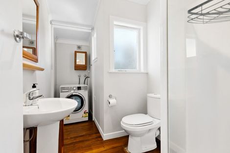 Photo of property in 1/16a Bardia Street, Belmont, Auckland, 0622