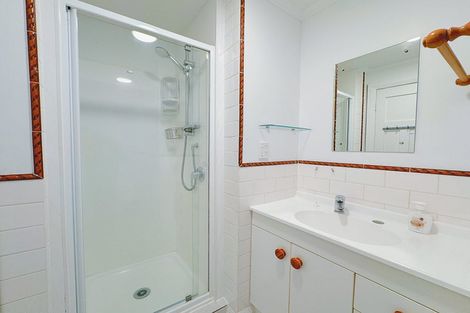 Photo of property in 14b Glenmore Street, Thorndon, Wellington, 6011