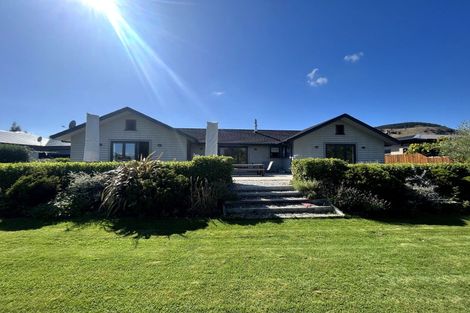 Photo of property in 11 Bevan Place, Wanaka, 9305