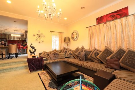 Photo of property in 12 De Havilland Drive, Goodwood Heights, Auckland, 2105