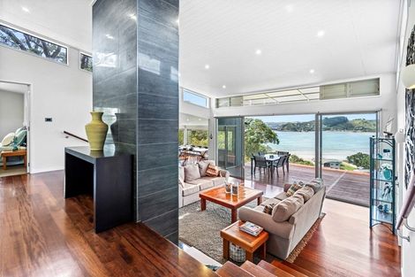 Photo of property in 34 Ohawini Road, Oakura, Hikurangi, 0184