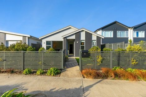 Photo of property in 5 Taiko Place, Kenepuru, Porirua, 5022