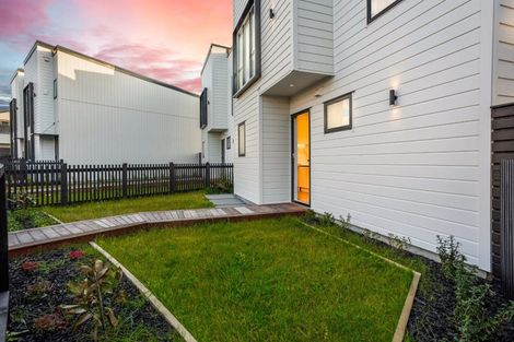 Photo of property in 10 Greenbrier Street, Westgate, 0814