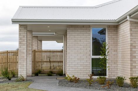 Photo of property in 1 One Haruru Street, Cambridge, 3493