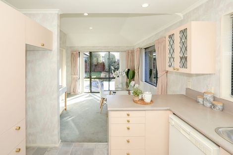 Photo of property in 11 Villa Grove, Ilam, Christchurch, 8041