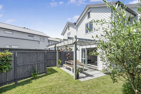 Photo of property in 3/1 Hibiscus Avenue, Hamilton Lake, Hamilton, 3204