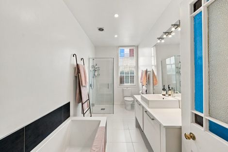 Photo of property in 33 Hawkesbury Avenue, St Albans, Christchurch, 8014