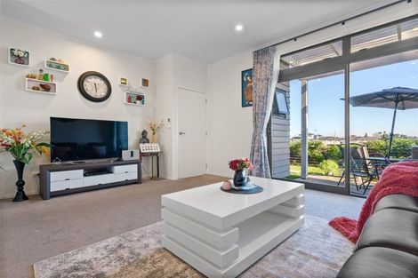 Photo of property in 4 Fermi Lane, Papakura, 2110