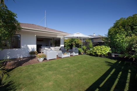 Photo of property in 37 Hawea Street, Mount Maunganui, 3116